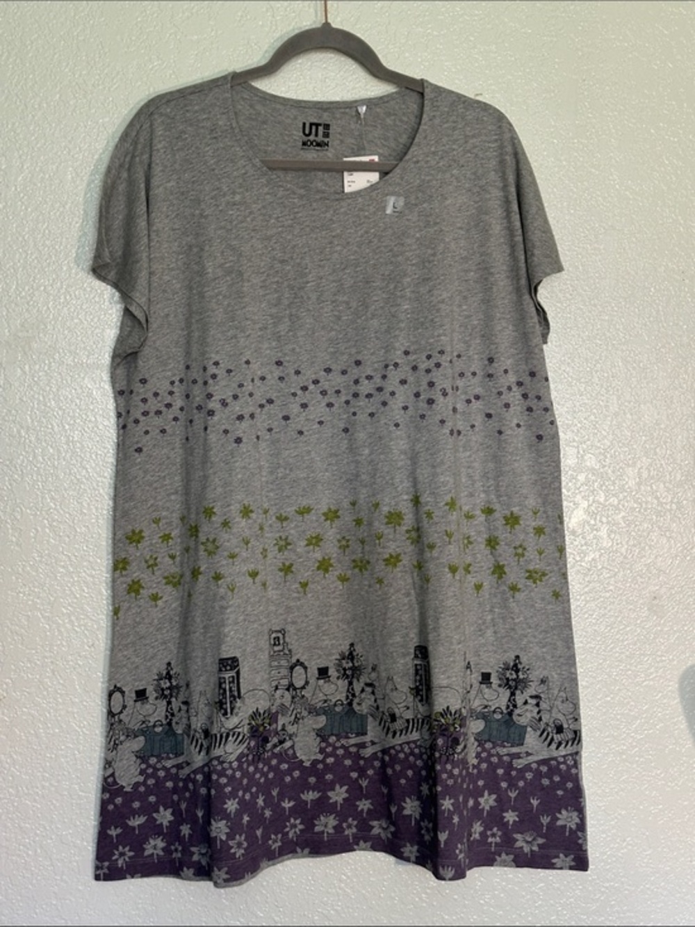 MOOMIN X Uniqlo Gray Tunic NWT L RARE